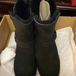 Black Ugg boots